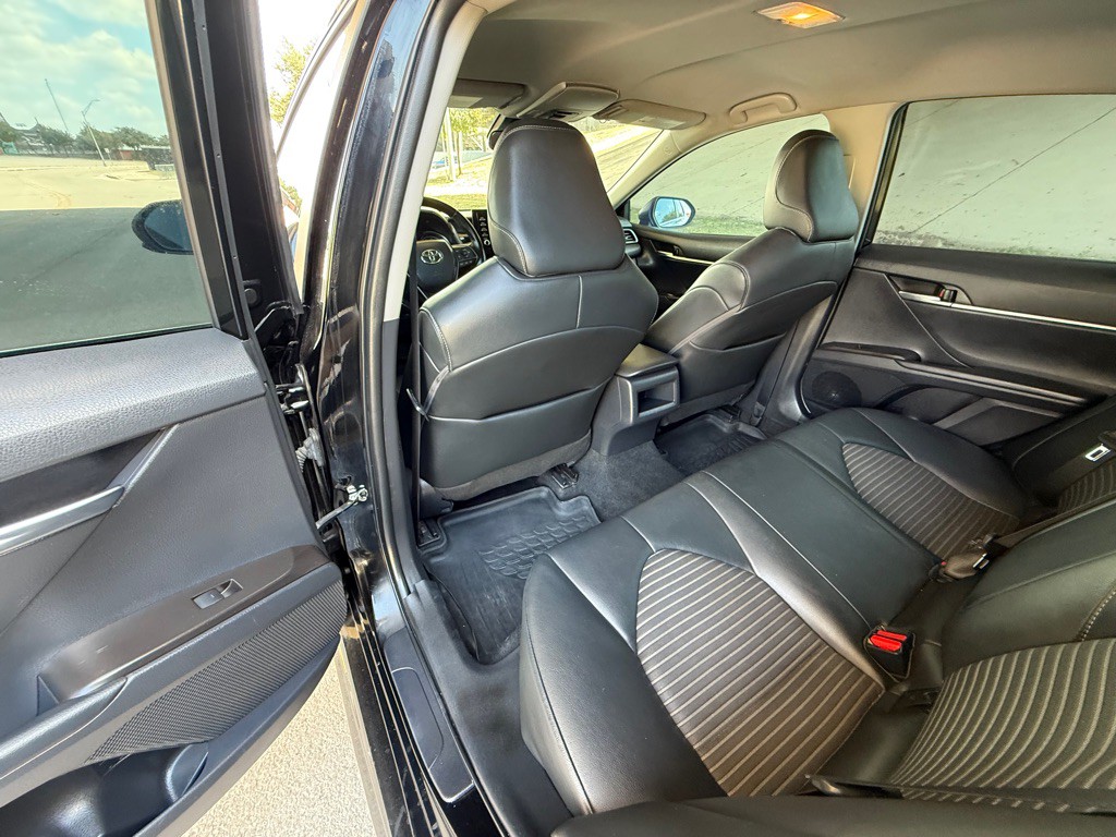 2021 Toyota Camry Image 19