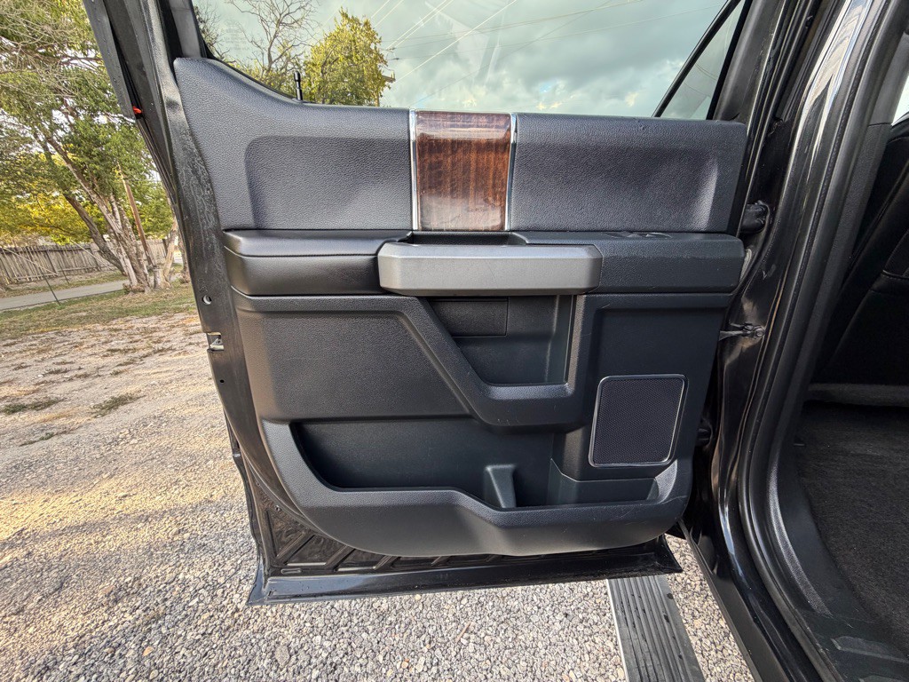 2015 Ford F-150 Image 18