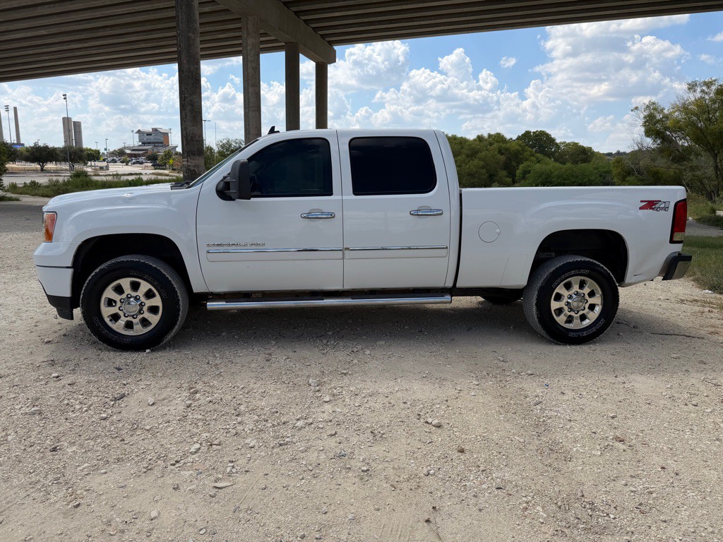 2014 GMC Sierra Image 3