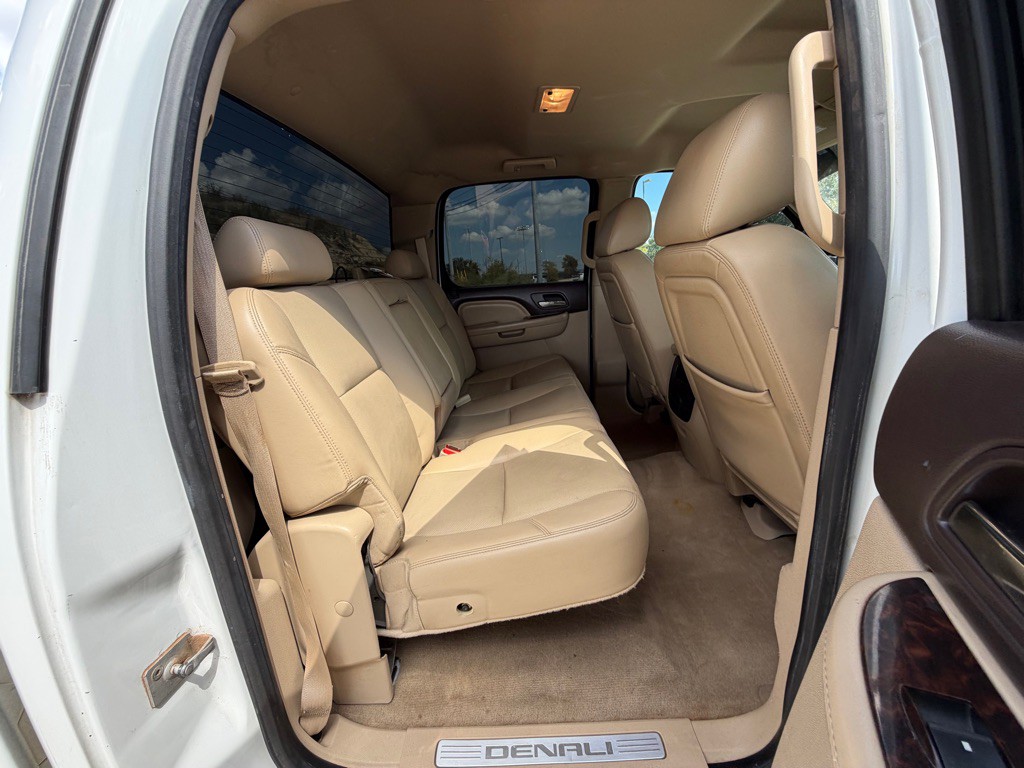2014 GMC Sierra Image 17