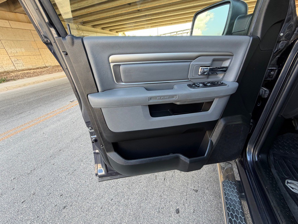 2018 RAM 1500 Image 25