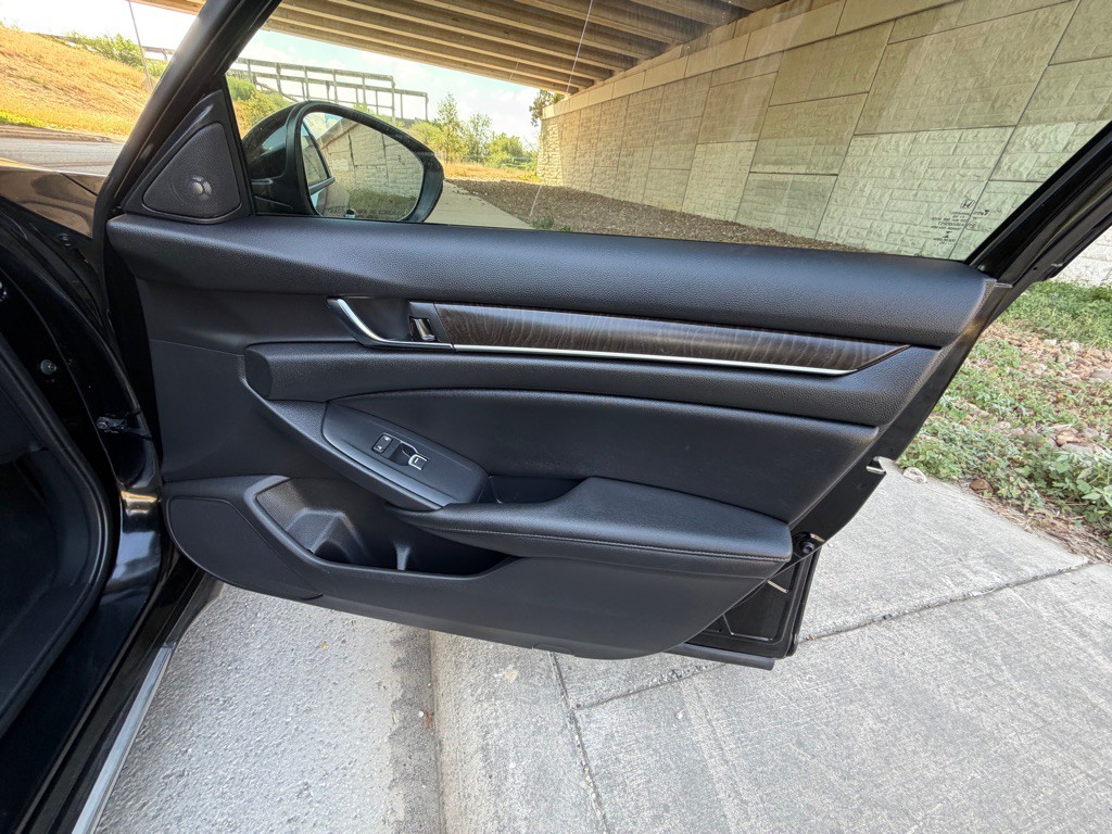 2020 Honda Accord Image 12