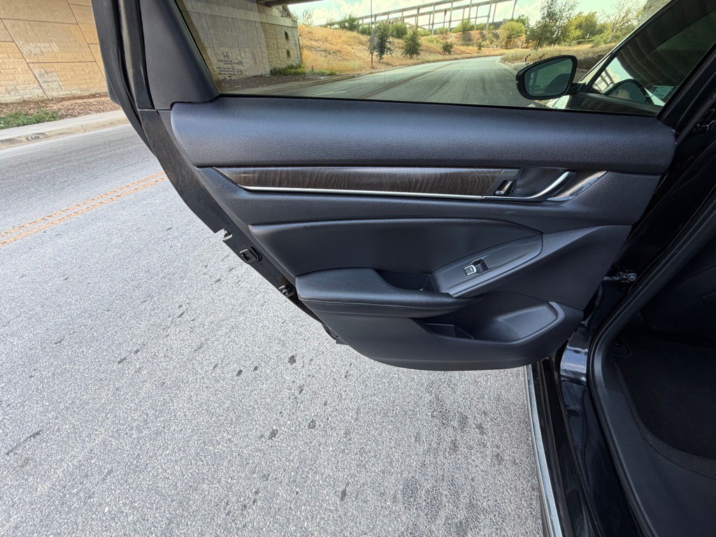 2020 Honda Accord Image 18