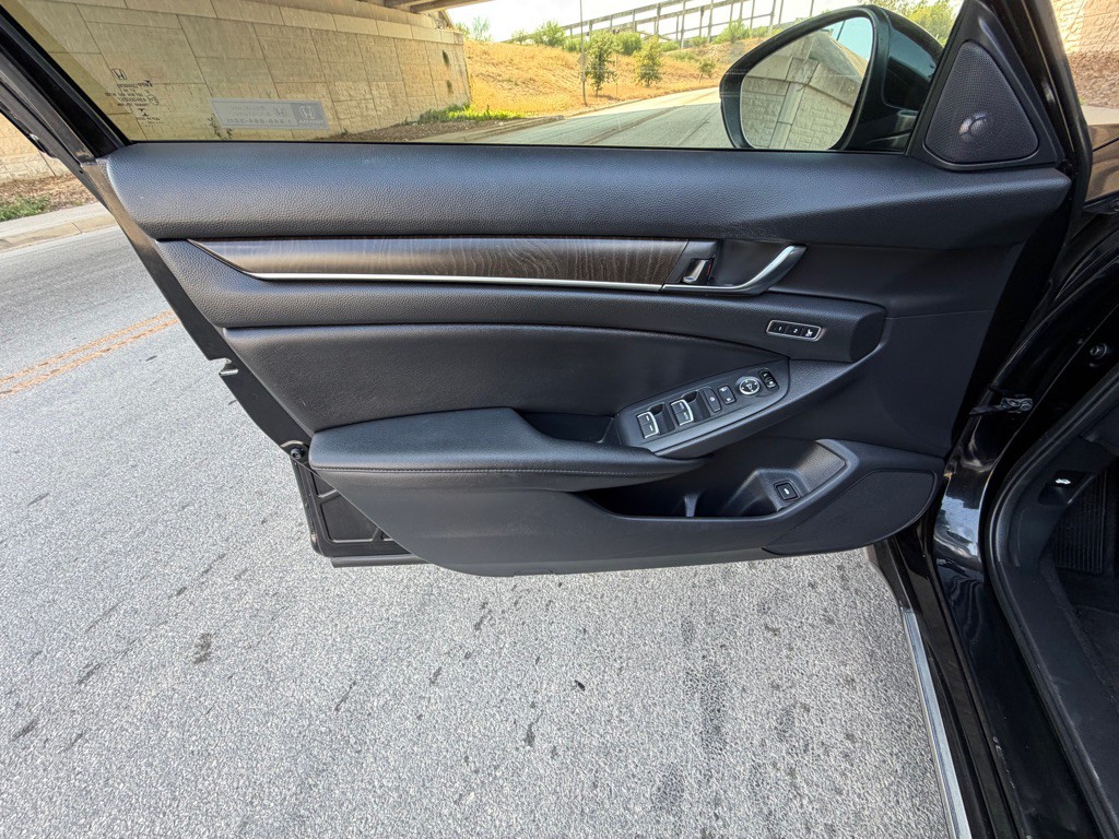 2020 Honda Accord Image 23
