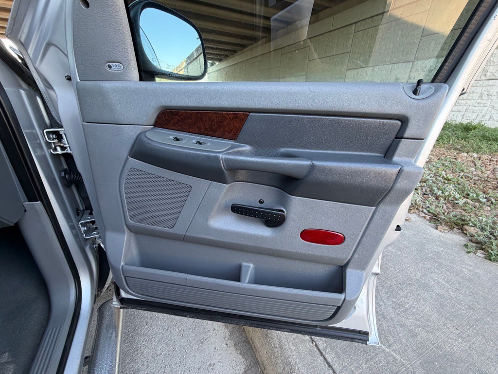 2008 Dodge Ram 1500 Image 12