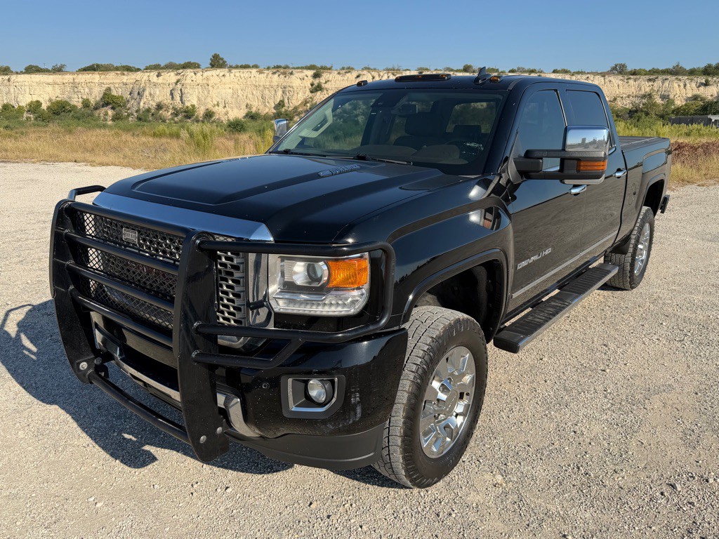 2016 GMC Sierra Image 1