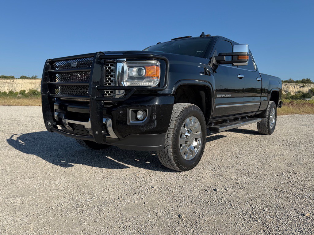 2016 GMC Sierra Image 2