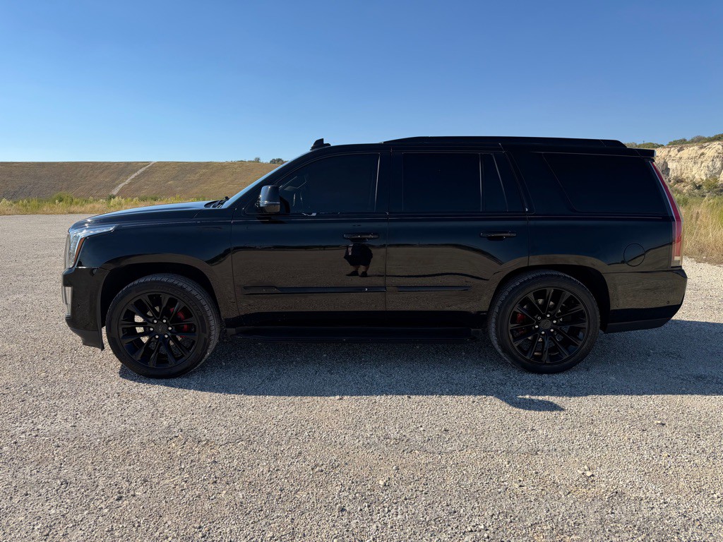 2019 Cadillac Escalade Image 3