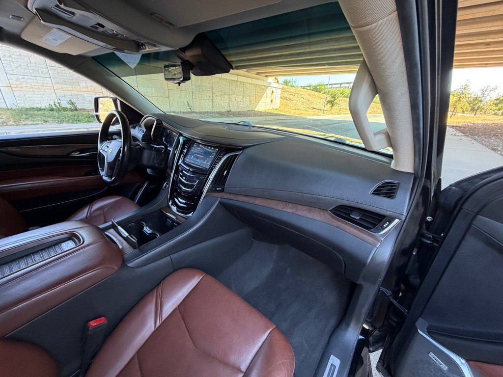 2019 Cadillac Escalade Image 13