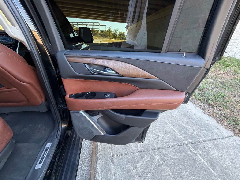 2019 Cadillac Escalade Image 15