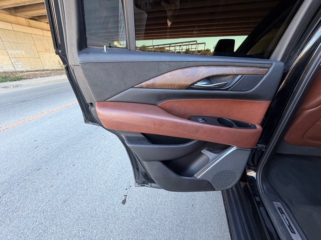 2019 Cadillac Escalade Image 20