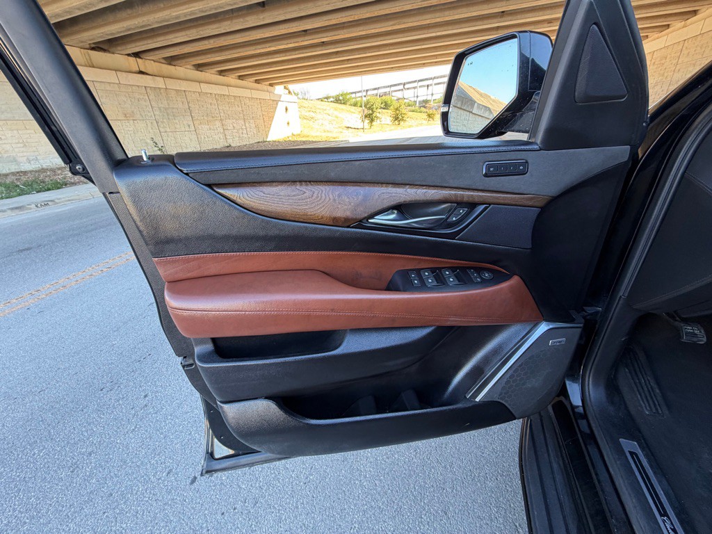 2019 Cadillac Escalade Image 26