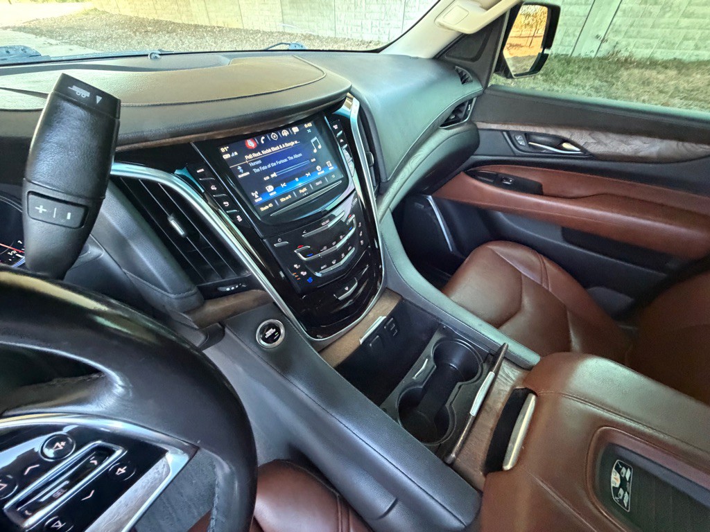 2019 Cadillac Escalade Image 29