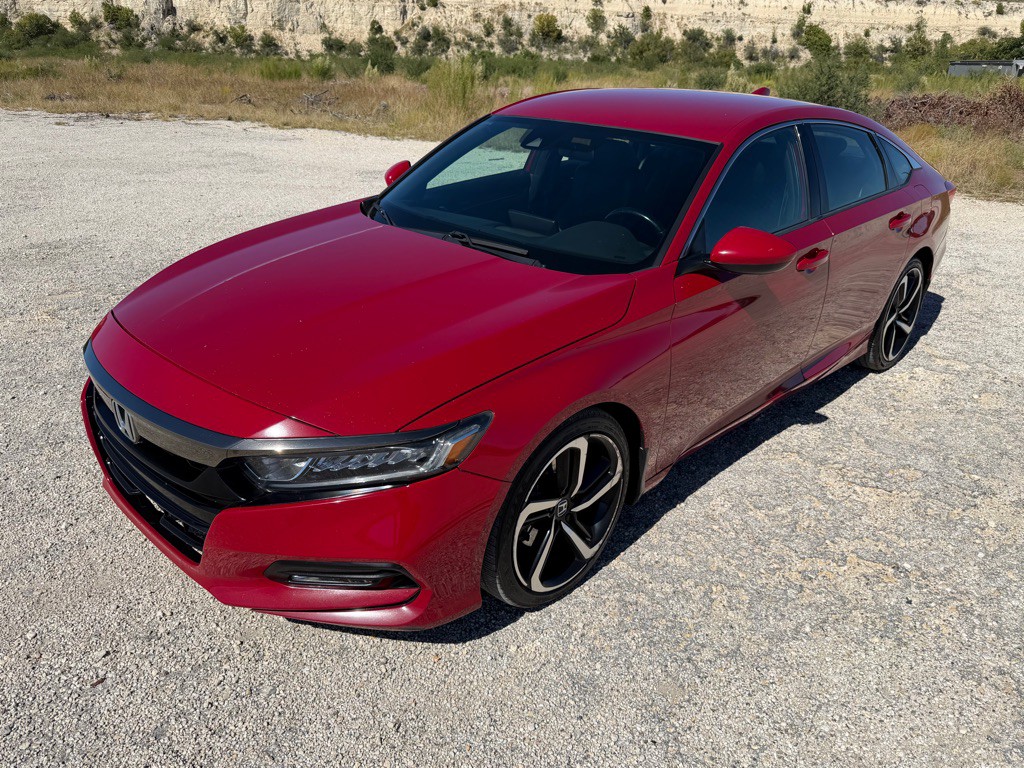 2019 Honda Accord Image 1