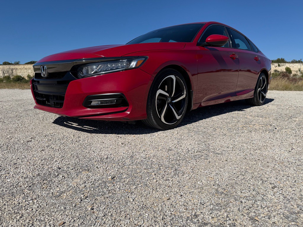2019 Honda Accord Image 2