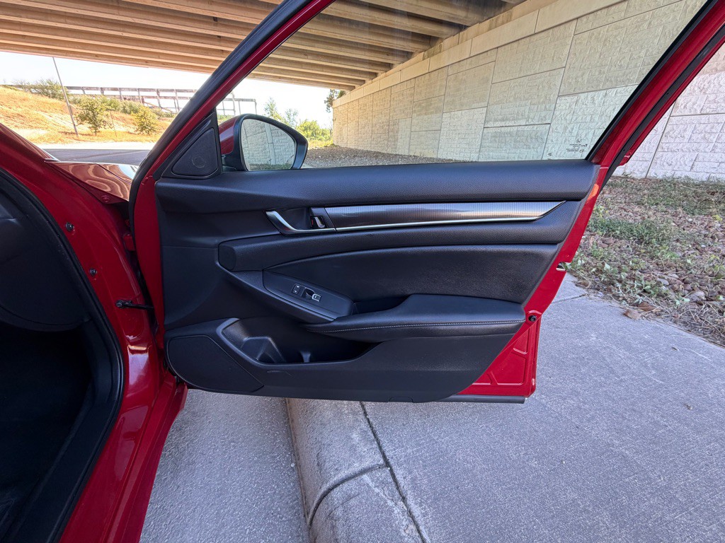 2019 Honda Accord Image 12