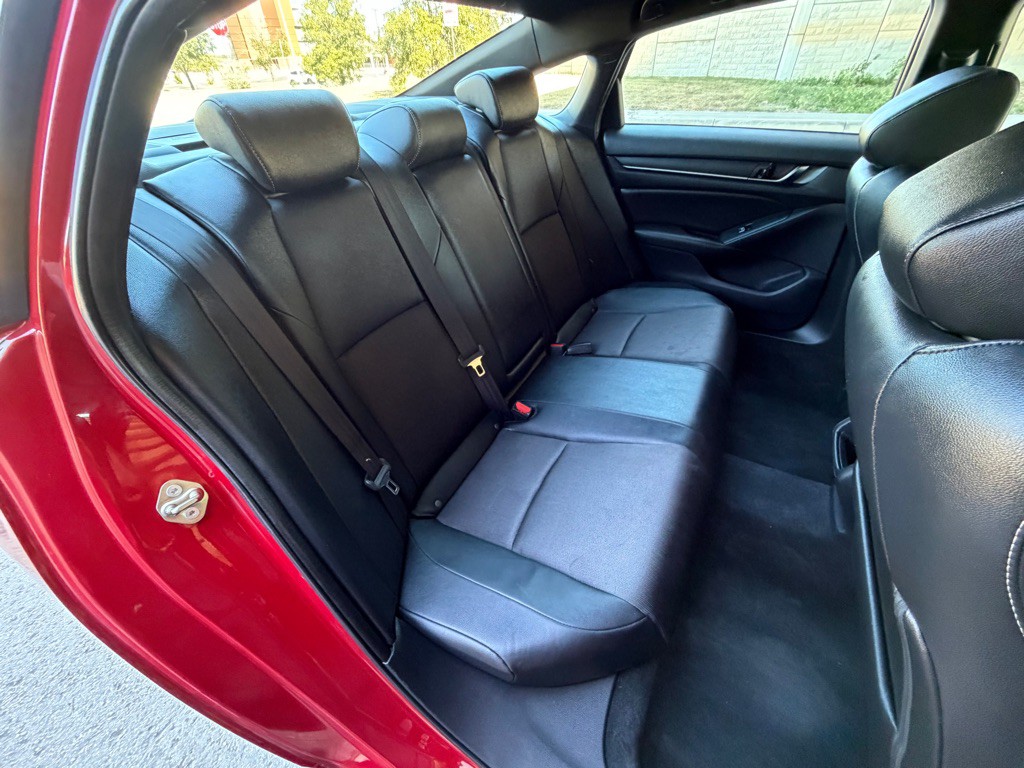 2019 Honda Accord Image 17