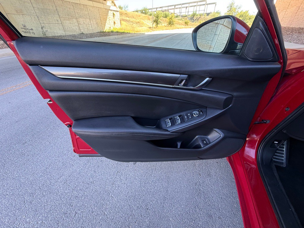 2019 Honda Accord Image 23