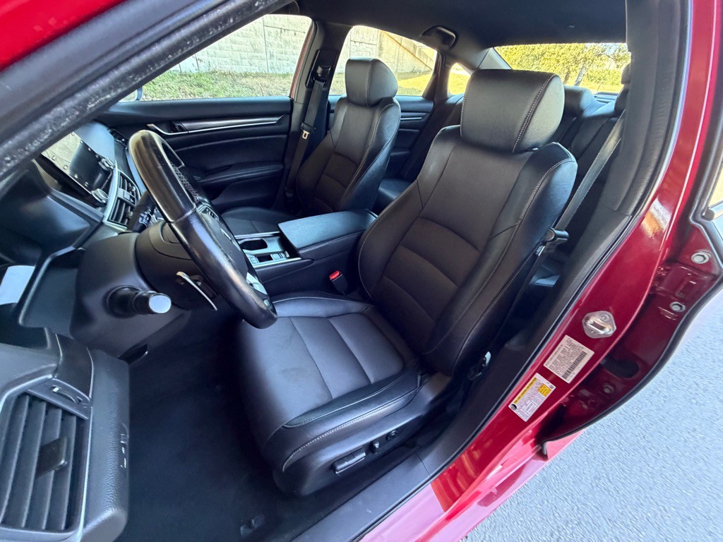 2019 Honda Accord Image 25