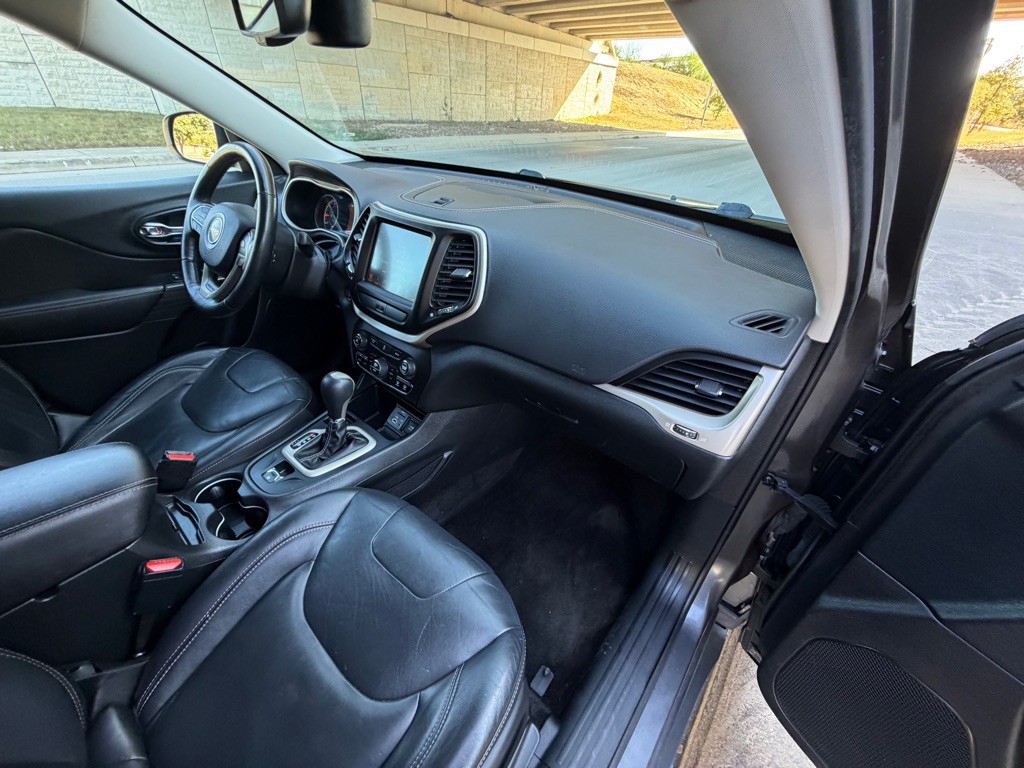 2015 Jeep Cherokee Image 13