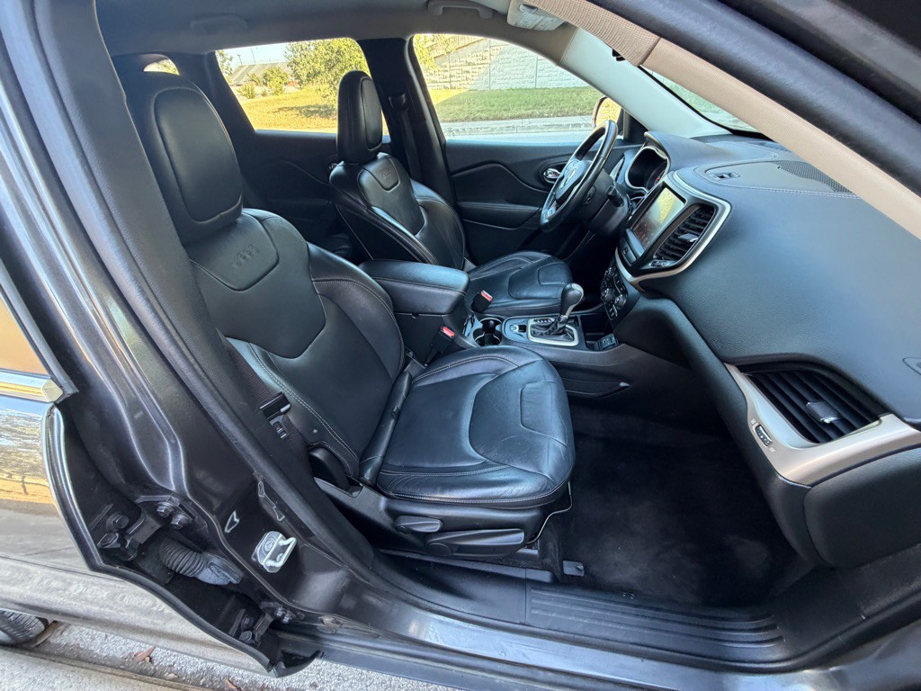 2015 Jeep Cherokee Image 14