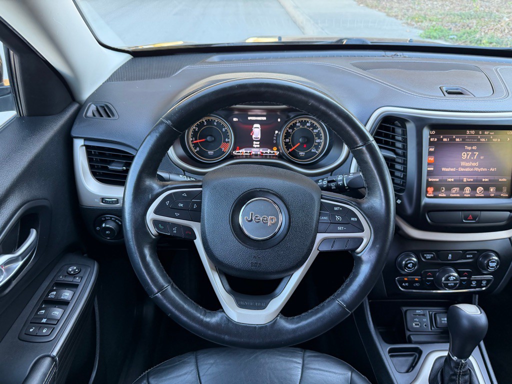 2015 Jeep Cherokee Image 22