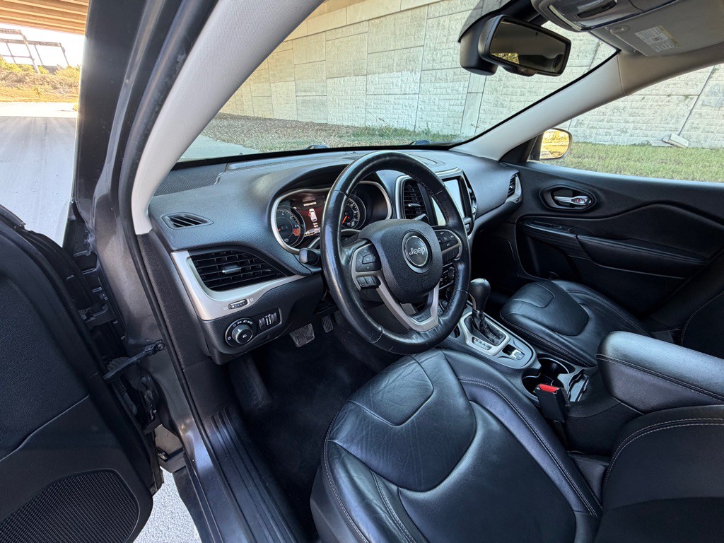 2015 Jeep Cherokee Image 25