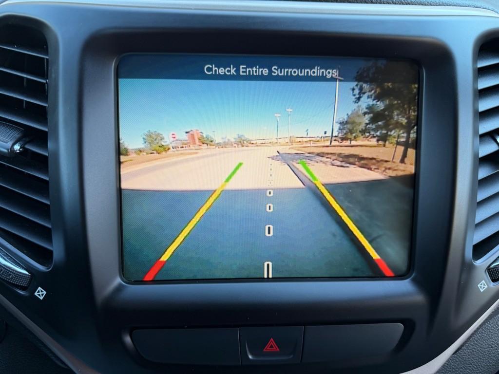 2015 Jeep Cherokee Image 30