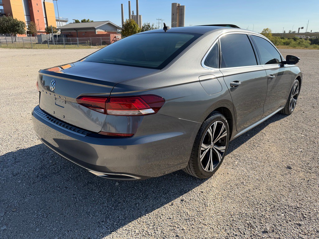 2021 Volkswagen Passat Image 9