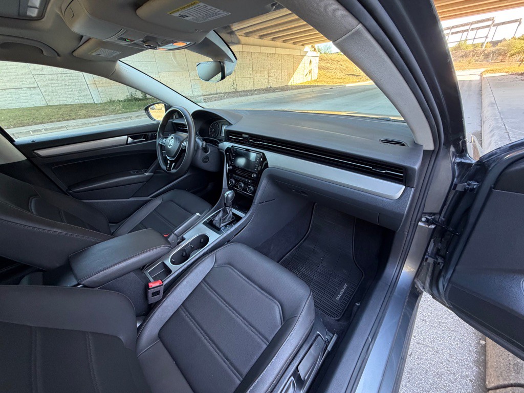 2021 Volkswagen Passat Image 13