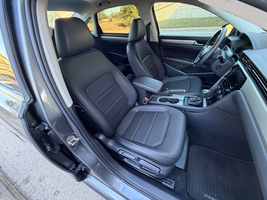 2021 Volkswagen Passat Image 14