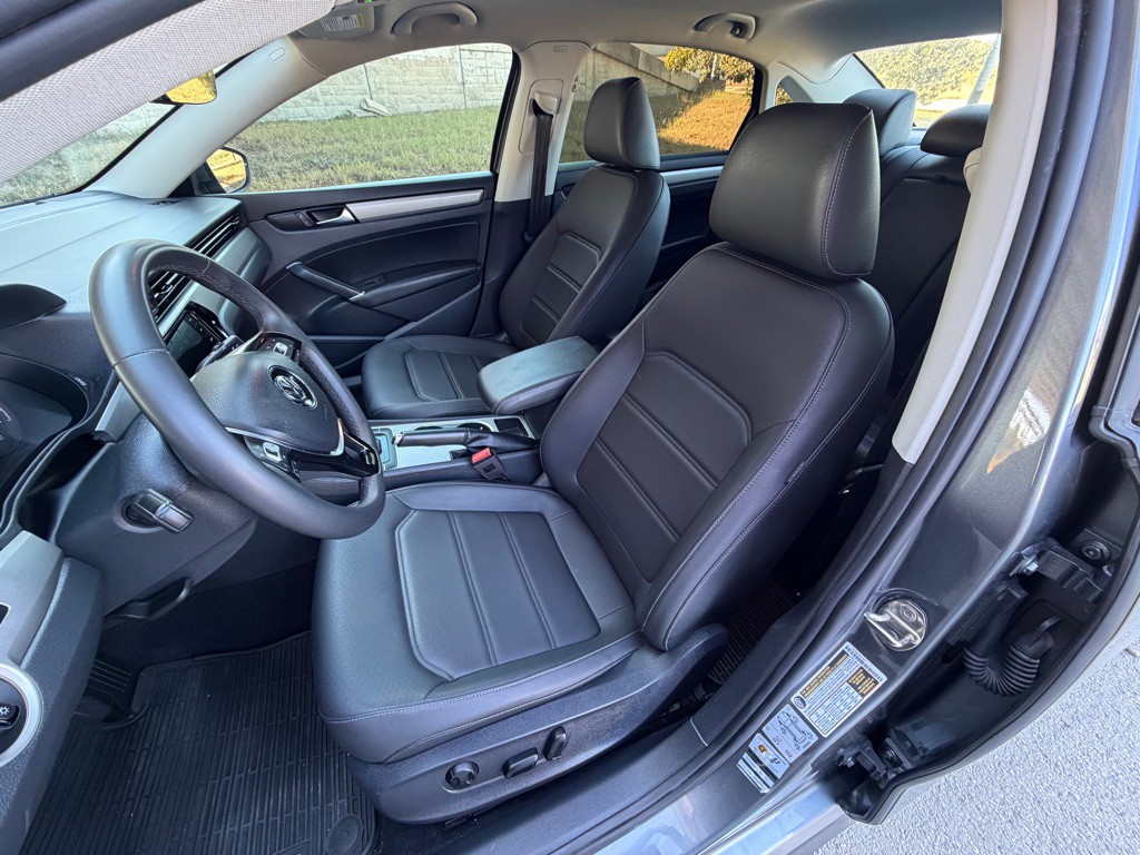 2021 Volkswagen Passat Image 25