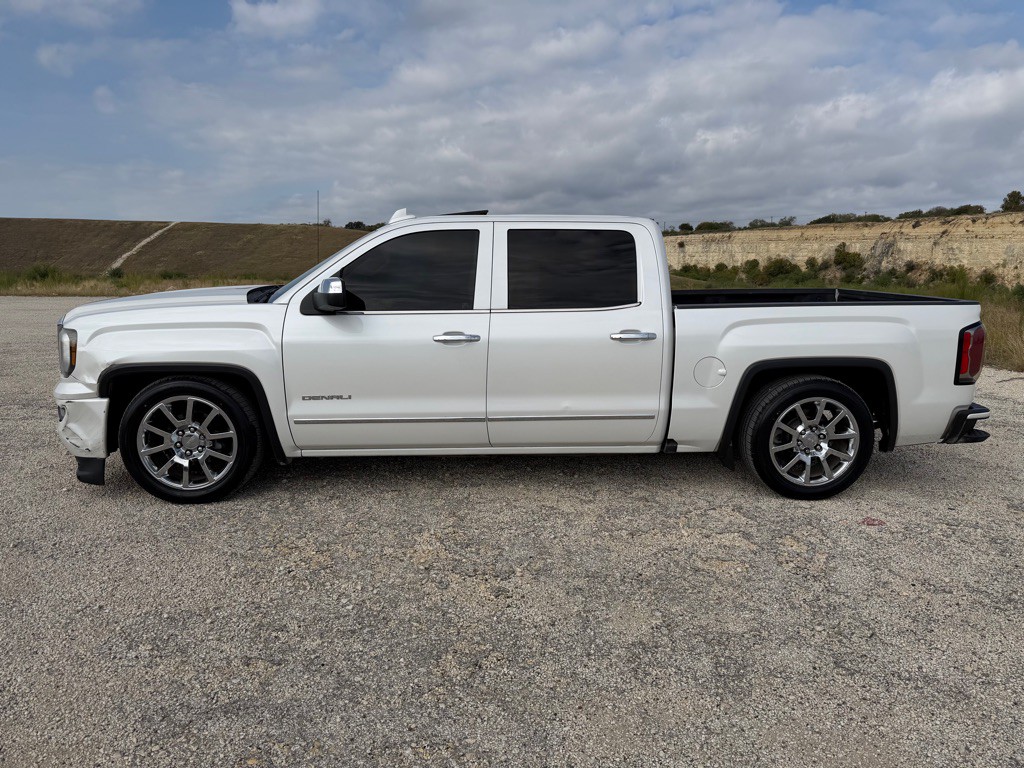 2017 GMC Sierra Image 3