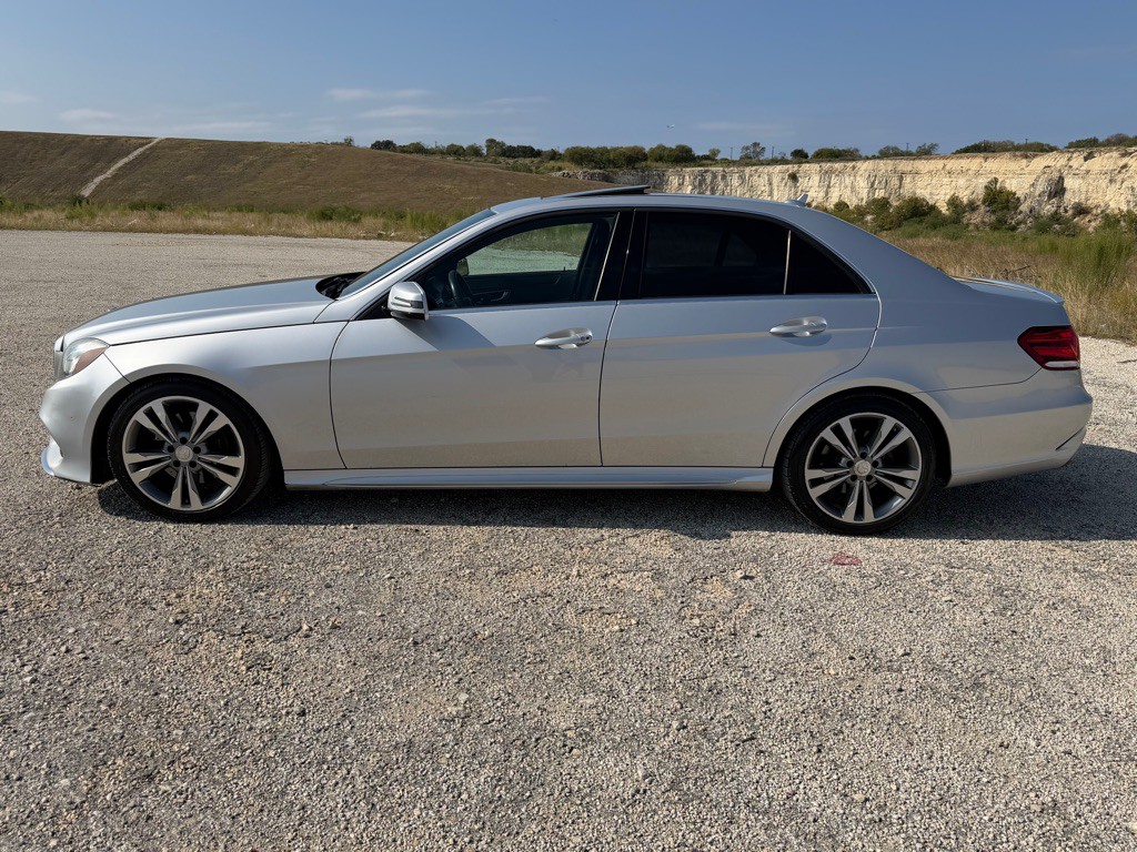 2016 Mercedes-Benz E-Class Image 3