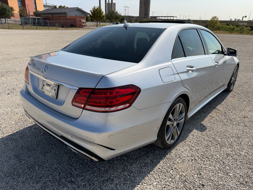 2016 Mercedes-Benz E-Class Image 9