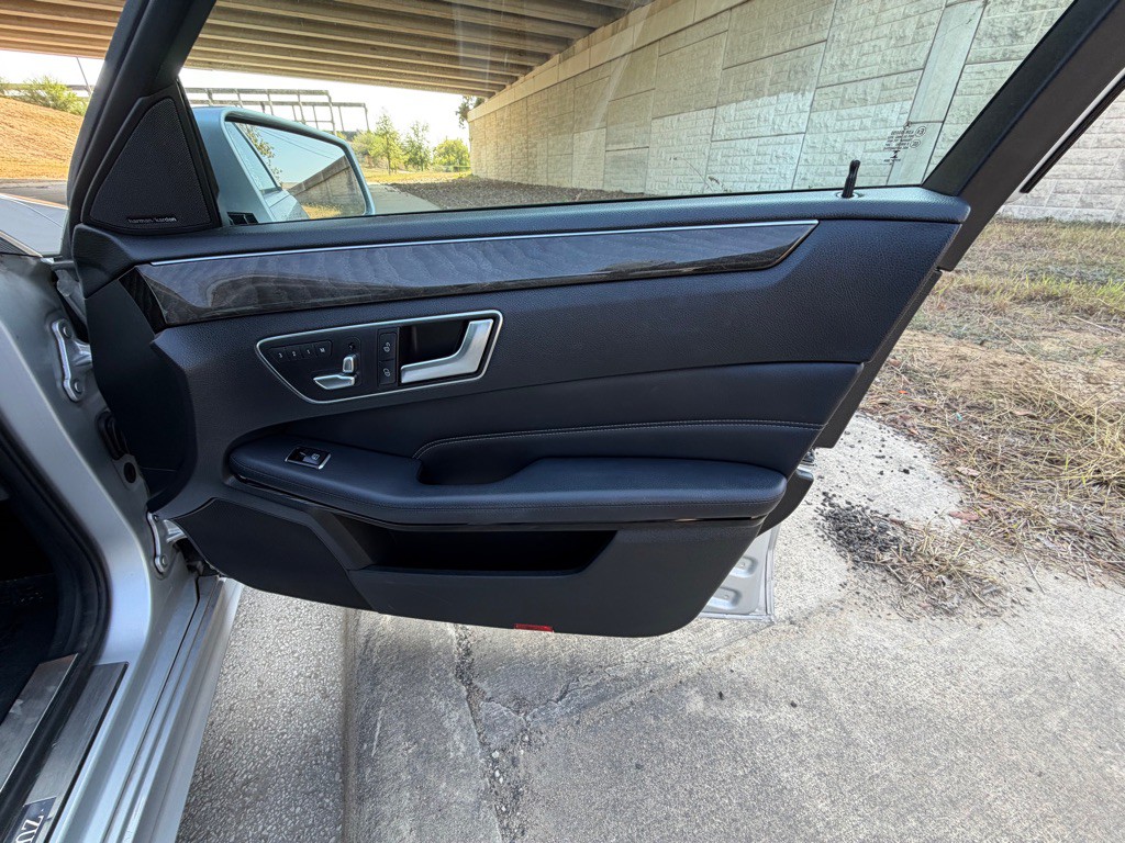 2016 Mercedes-Benz E-Class Image 12