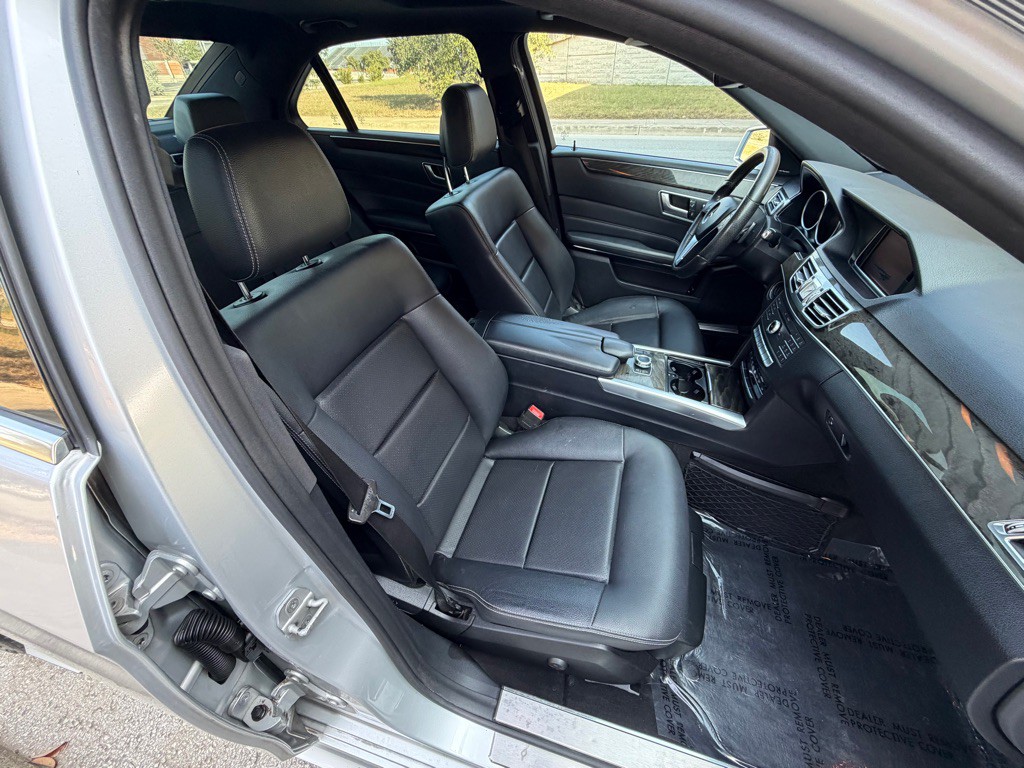 2016 Mercedes-Benz E-Class Image 14