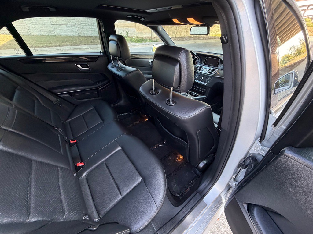 2016 Mercedes-Benz E-Class Image 16