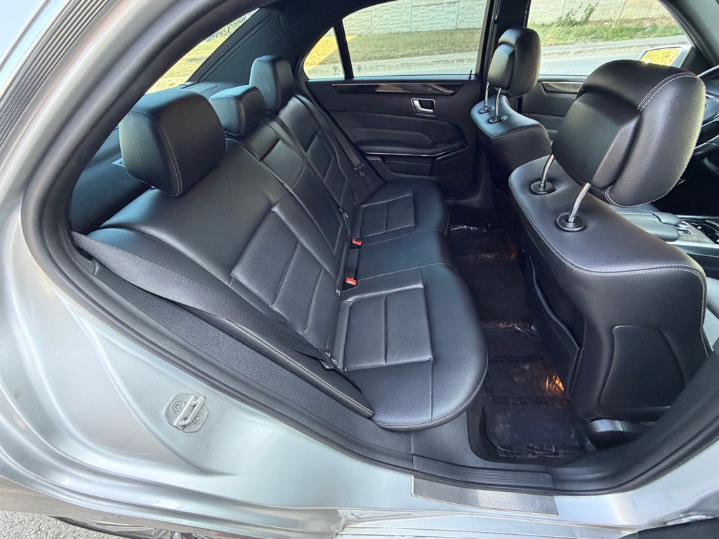 2016 Mercedes-Benz E-Class Image 17