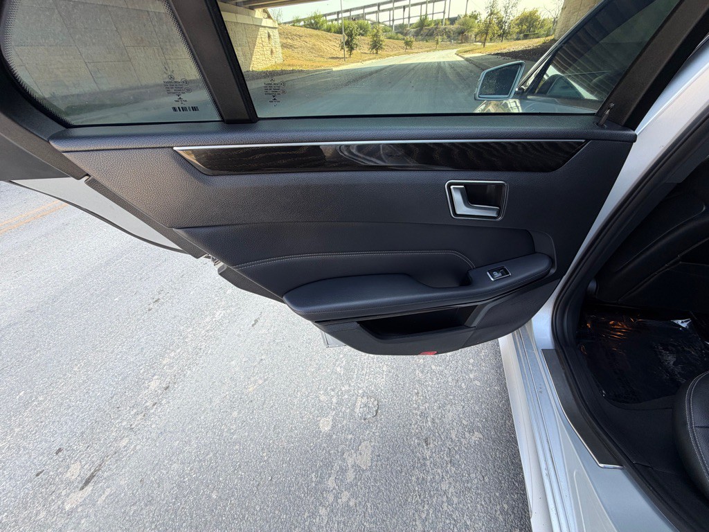 2016 Mercedes-Benz E-Class Image 18