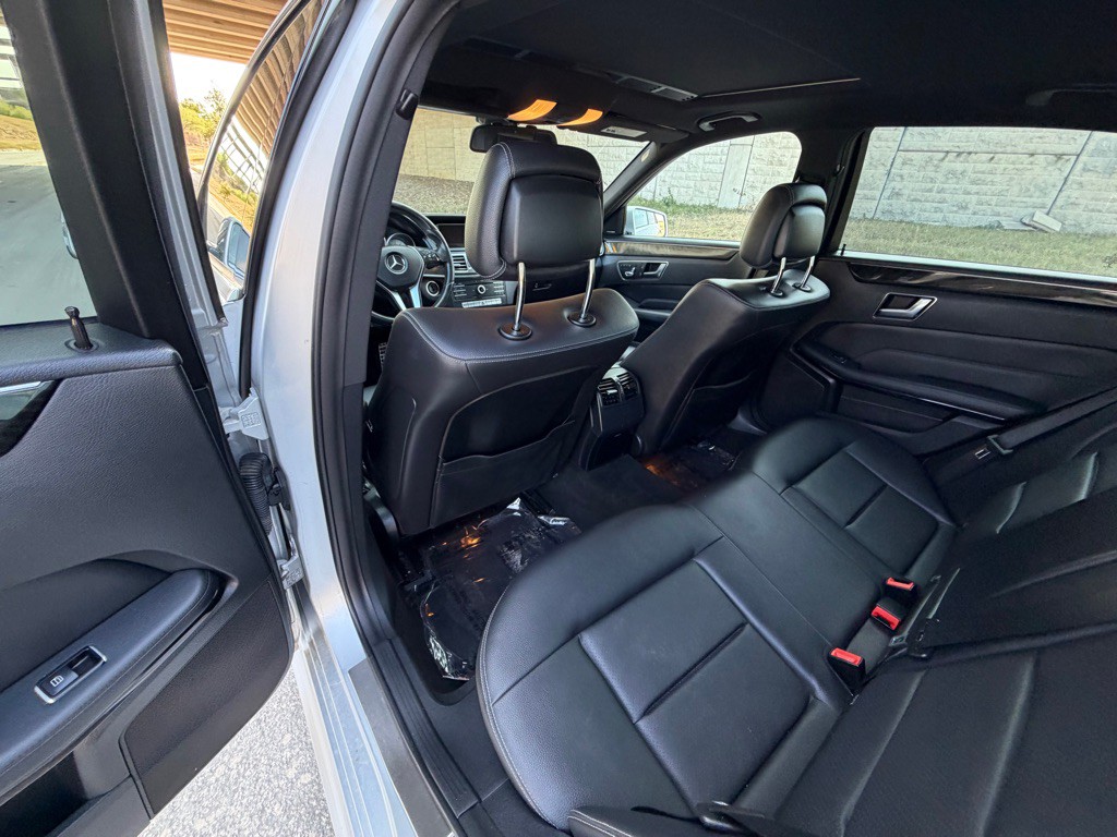 2016 Mercedes-Benz E-Class Image 19