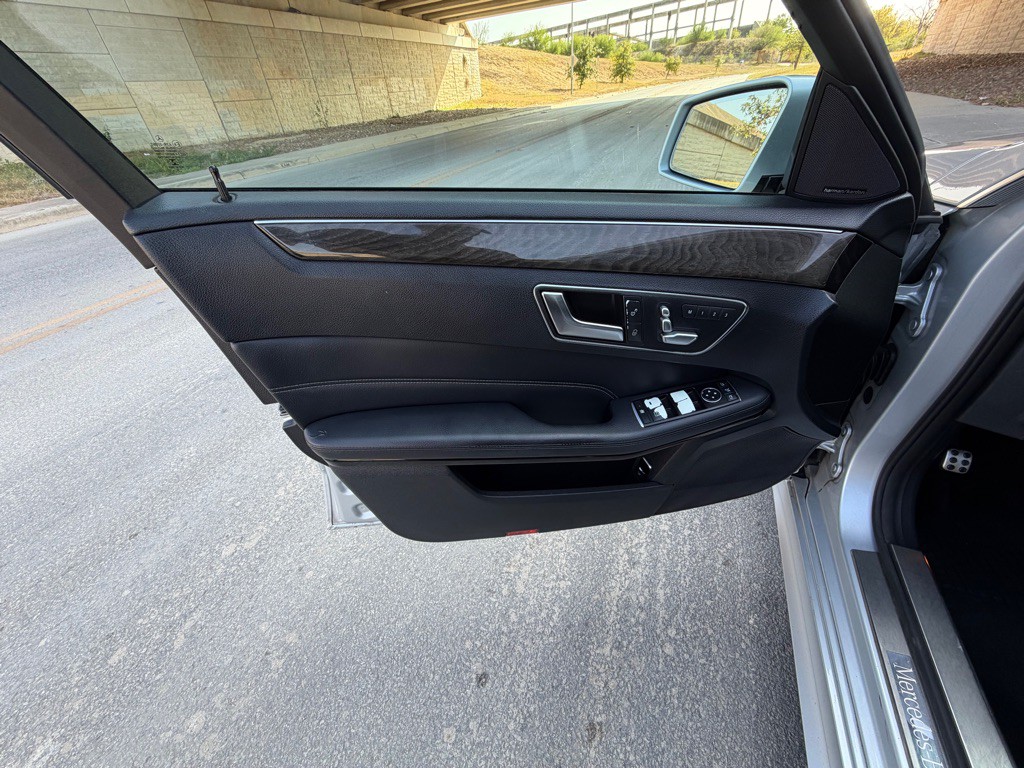 2016 Mercedes-Benz E-Class Image 23