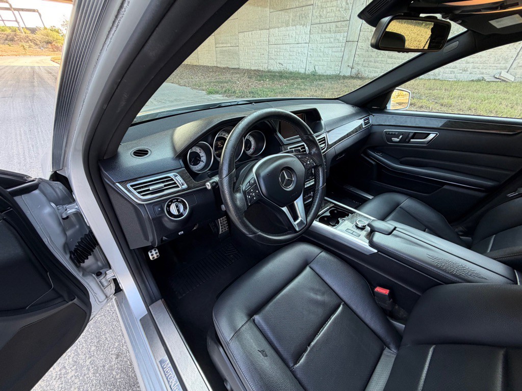 2016 Mercedes-Benz E-Class Image 24