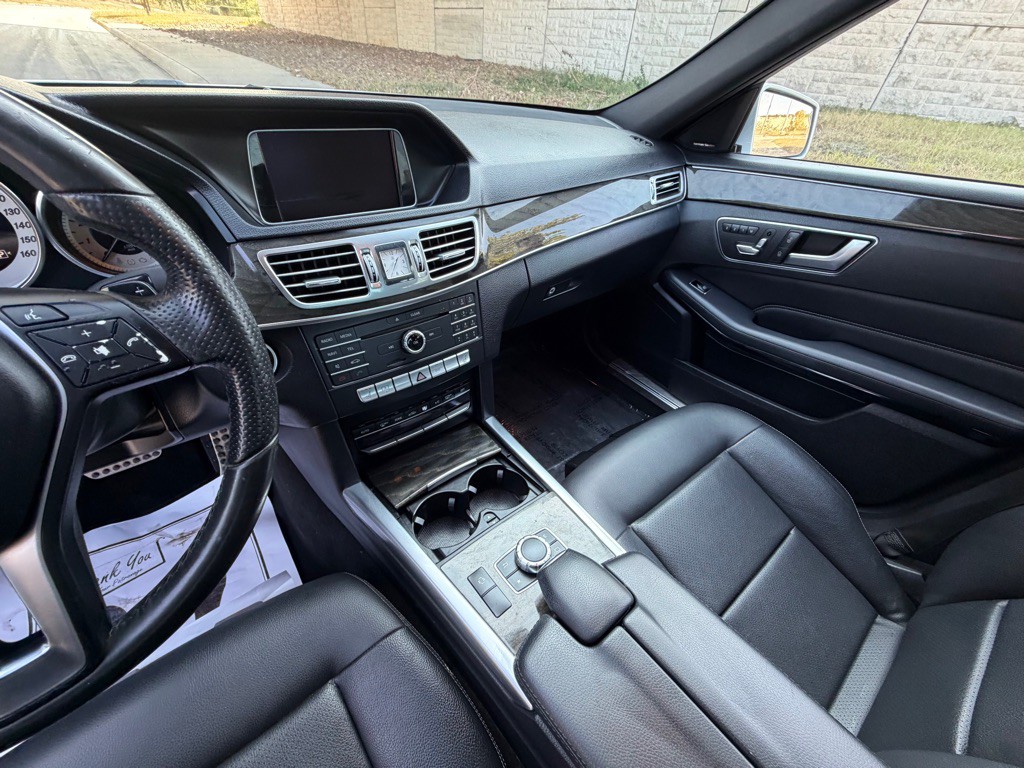 2016 Mercedes-Benz E-Class Image 26