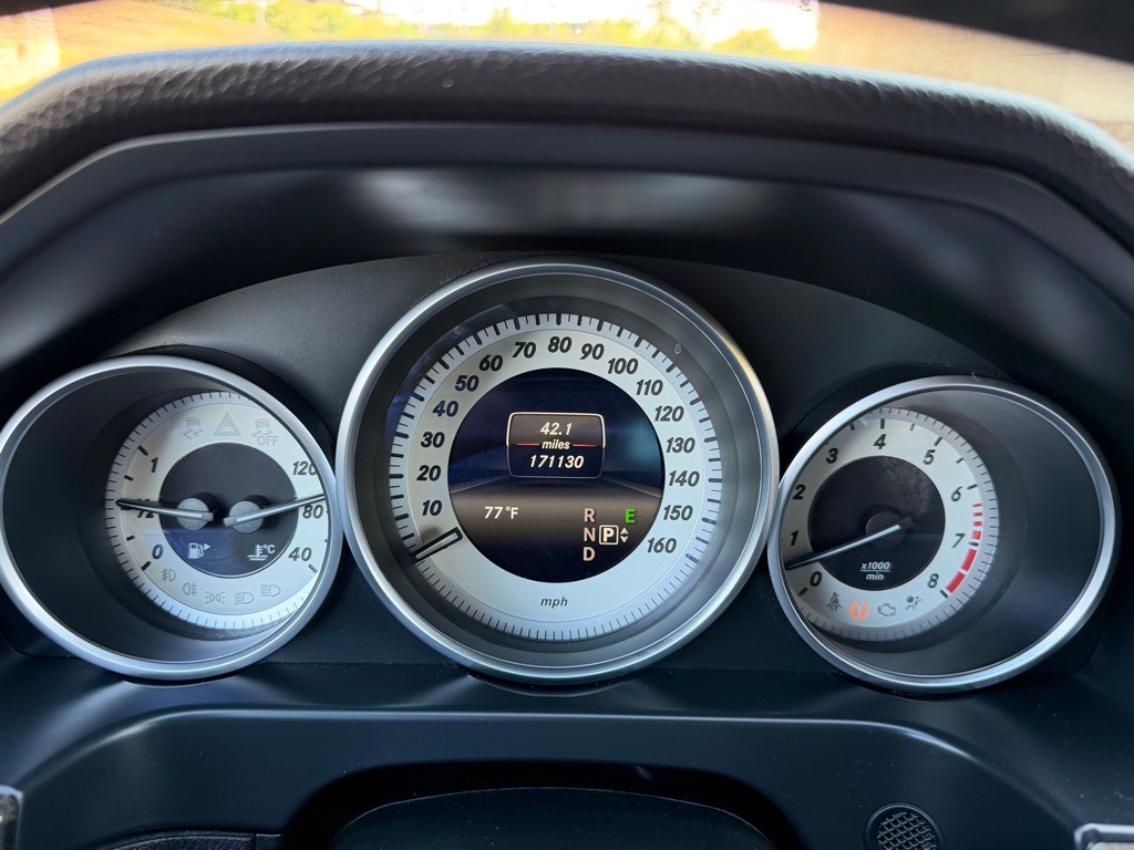 2016 Mercedes-Benz E-Class Image 30