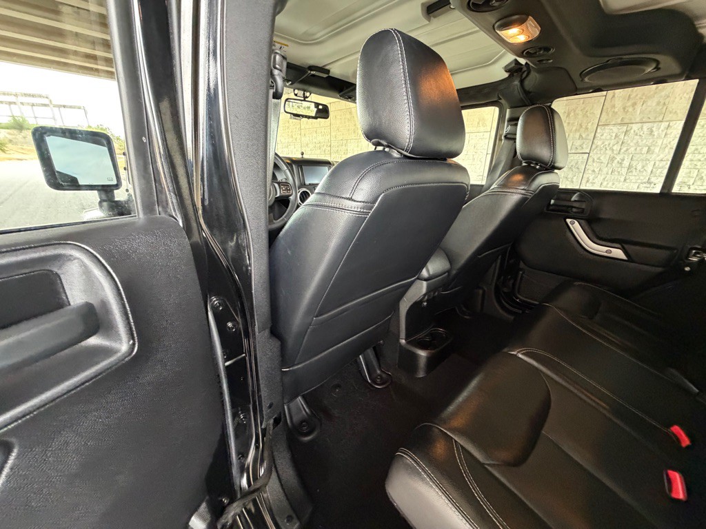 2014 Jeep Wrangler Unlimited Image 21