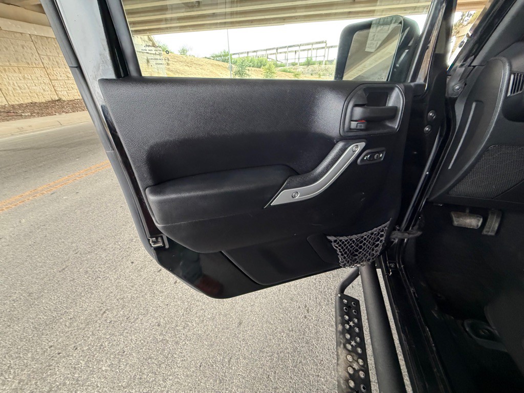 2014 Jeep Wrangler Unlimited Image 25