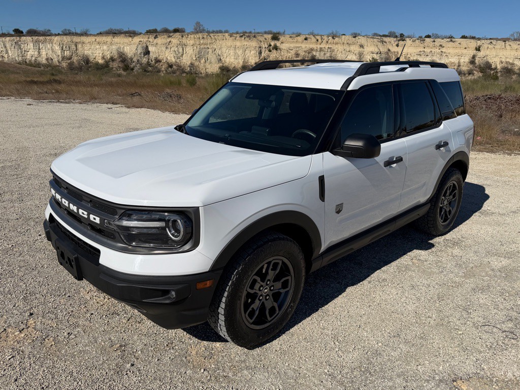 2021 Ford Bronco Image 1