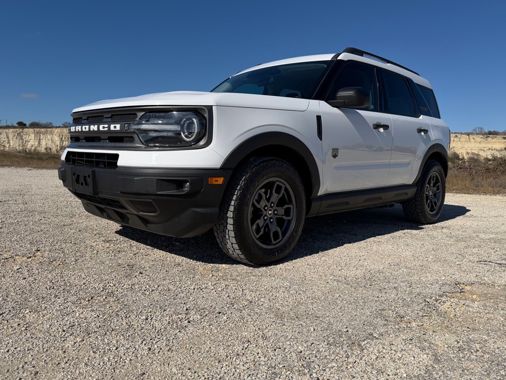 2021 Ford Bronco Image 2