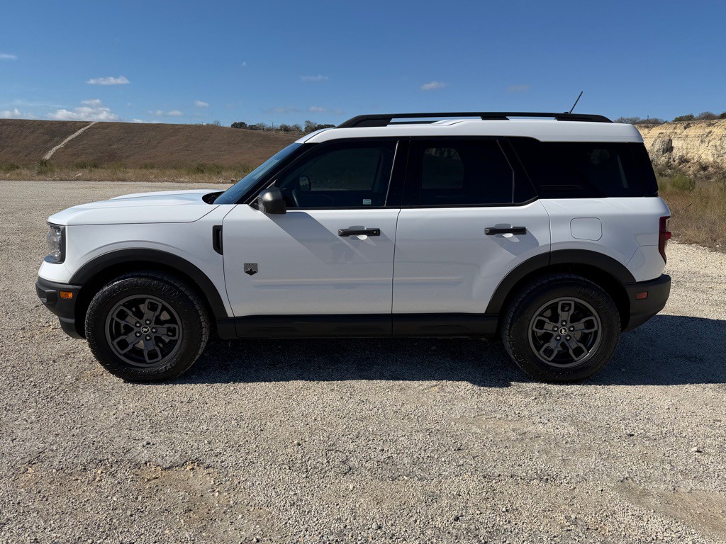2021 Ford Bronco Image 3